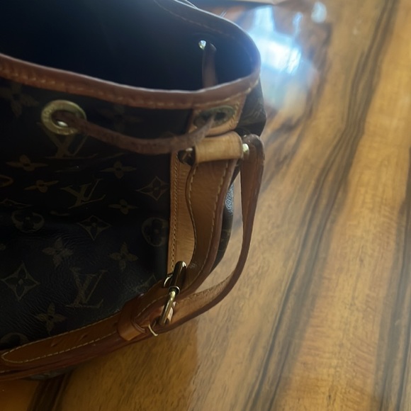 🌸Authentic Louis Vuitton🌸 Reasonable offers please 🌼 - Picture 12 of 16